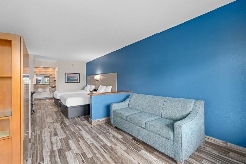 Quality Inn & Suites Downtown - image 22