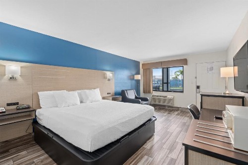 Quality Inn & Suites Downtown - image 30