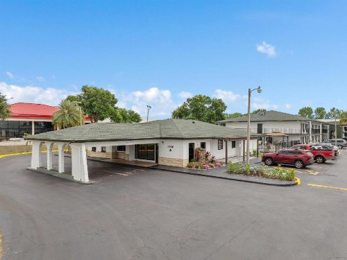 Quality Inn & Suites Downtown - image 31