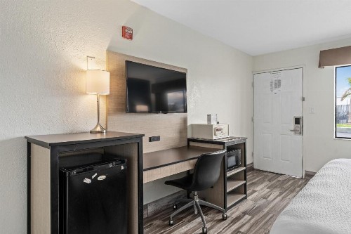 Quality Inn & Suites Downtown - image 36