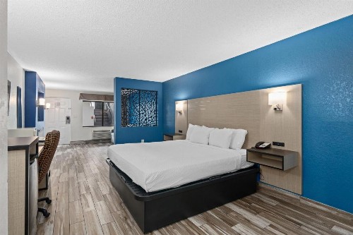 Quality Inn & Suites Downtown - image 37