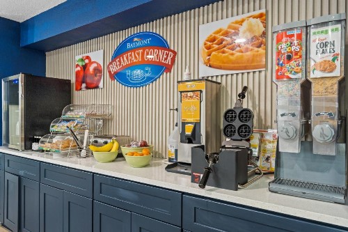 Quality Inn & Suites Downtown - image 6