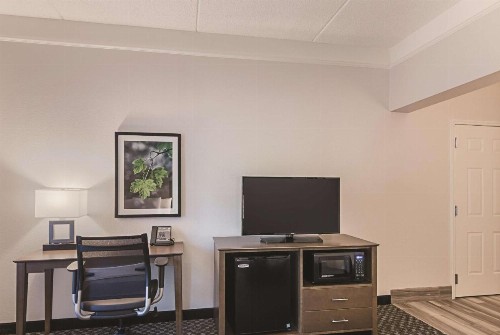 La Quinta by Wyndham Orlando UCF - image 15