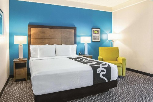 La Quinta by Wyndham Orlando UCF - image 17
