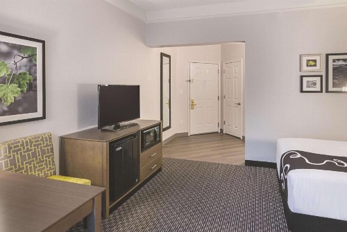 La Quinta by Wyndham Orlando UCF - image 19