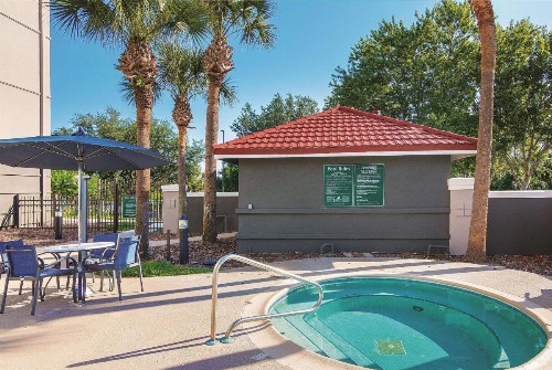 La Quinta by Wyndham Orlando UCF - image 3