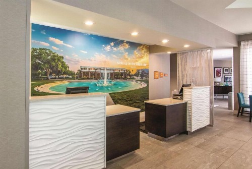 La Quinta by Wyndham Orlando UCF - image 4