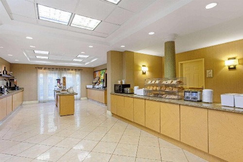 La Quinta by Wyndham Orlando I Drive/Conv Center - image 10