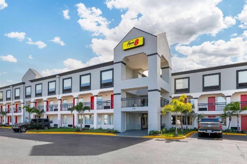 Quality Inn Near Orlando Airport Florida Mall - image 2