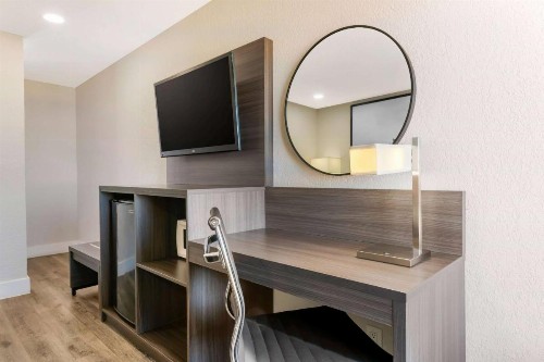 Quality Inn Near Orlando Airport Florida Mall - image 25