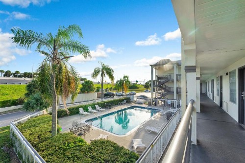 Quality Inn Near Orlando Airport Florida Mall - image 3
