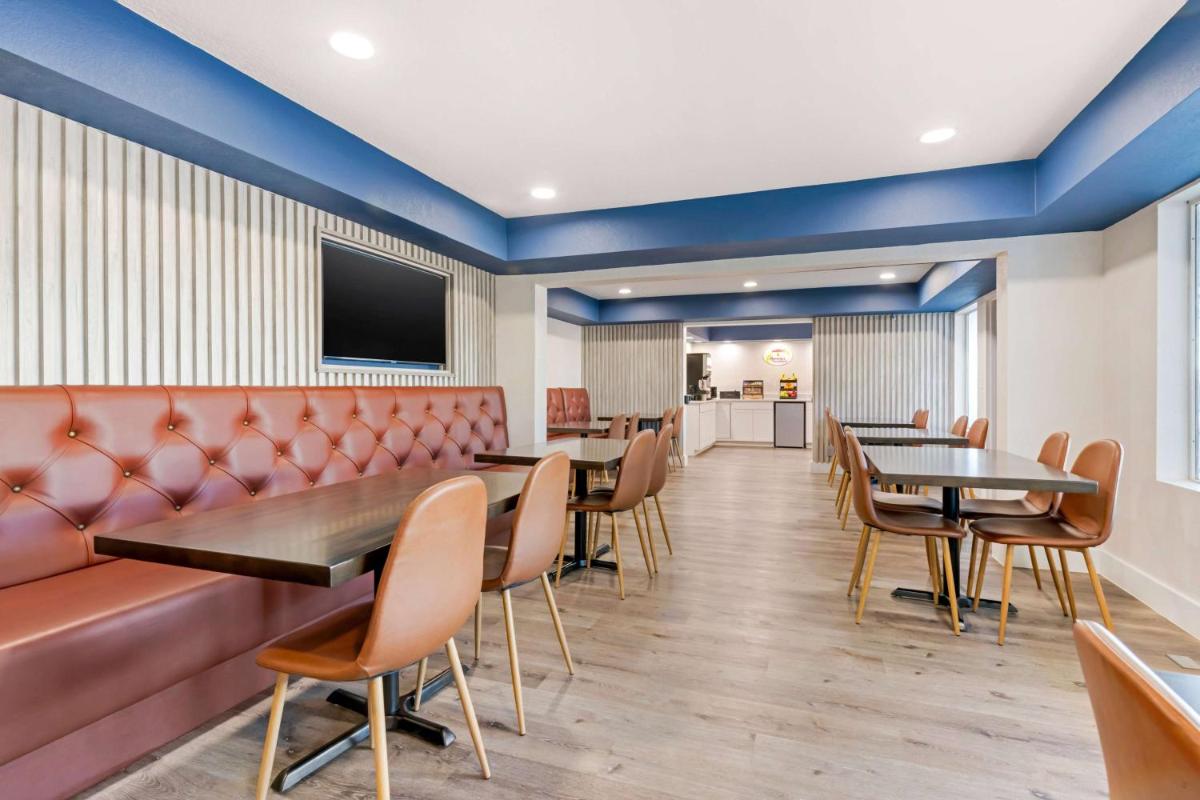 Quality Inn Near Orlando Airport Florida Mall - image 6