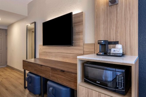 Comfort Suites UCF/Research Park - image 15