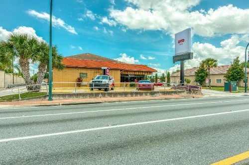 Hotel Belair Orlando Near Florida Mall - image 2