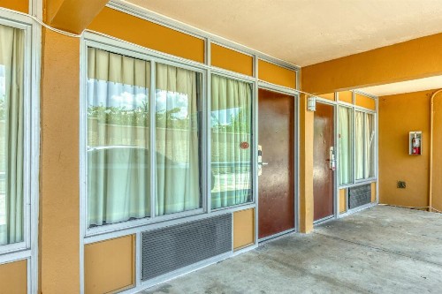 Hotel Belair Orlando Near Florida Mall - image 8