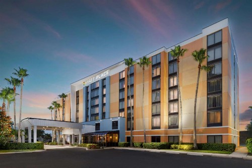 Hyatt Place across from Universal Orlando Resort - image 1
