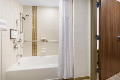 Hyatt Place across from Universal Orlando Resort - image 12