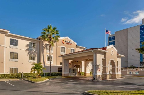 Comfort Suites Downtown - image 21