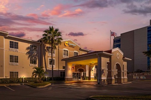 Comfort Suites Downtown - image 32