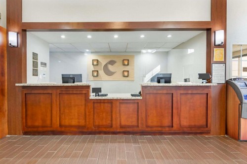 Comfort Suites Downtown - image 35