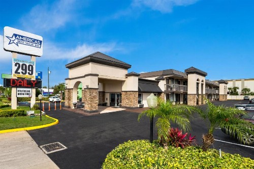 Howard Johnson by Wyndham Airport Florida Mall