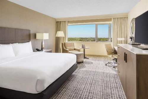 DoubleTree by Hilton Orlando Airport Hotel - image 11