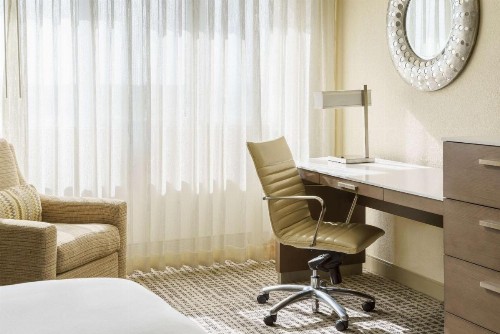 DoubleTree by Hilton Orlando Airport Hotel - image 15