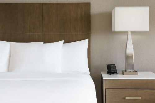 DoubleTree by Hilton Orlando Airport Hotel - image 20