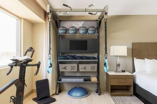 DoubleTree by Hilton Orlando Airport Hotel - image 29