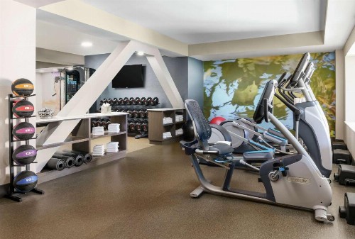 DoubleTree by Hilton Orlando Airport Hotel - image 6