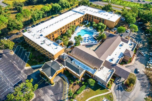 Quality Suites Orlando Close to I-Drive - image 8