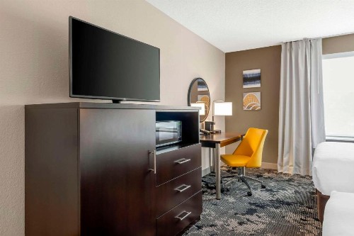 Comfort Inn & Suites Near Universal Orlando Resort-Convention Ctr - image 14