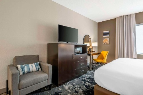 Comfort Inn & Suites Near Universal Orlando Resort-Convention Ctr - image 27