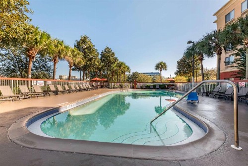 Comfort Inn & Suites Near Universal Orlando Resort-Convention Ctr - image 31