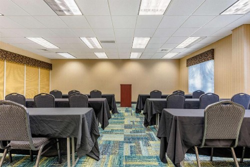 Comfort Inn & Suites Near Universal Orlando Resort-Convention Ctr - image 35