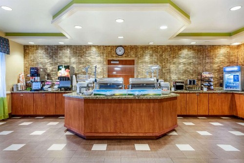 Comfort Inn & Suites Near Universal Orlando Resort-Convention Ctr - image 37