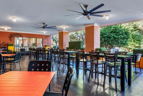 Comfort Inn & Suites Near Universal Orlando Resort-Convention Ctr - image 39