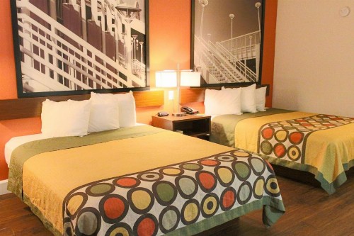 Super 8 by Wyndham Orlando International Drive - image 12