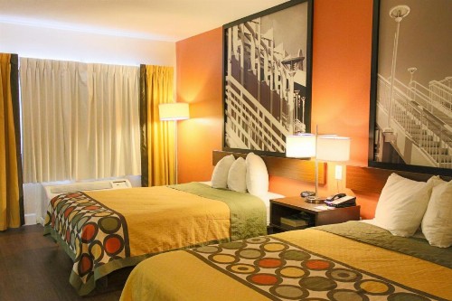 Super 8 by Wyndham Orlando International Drive - image 7
