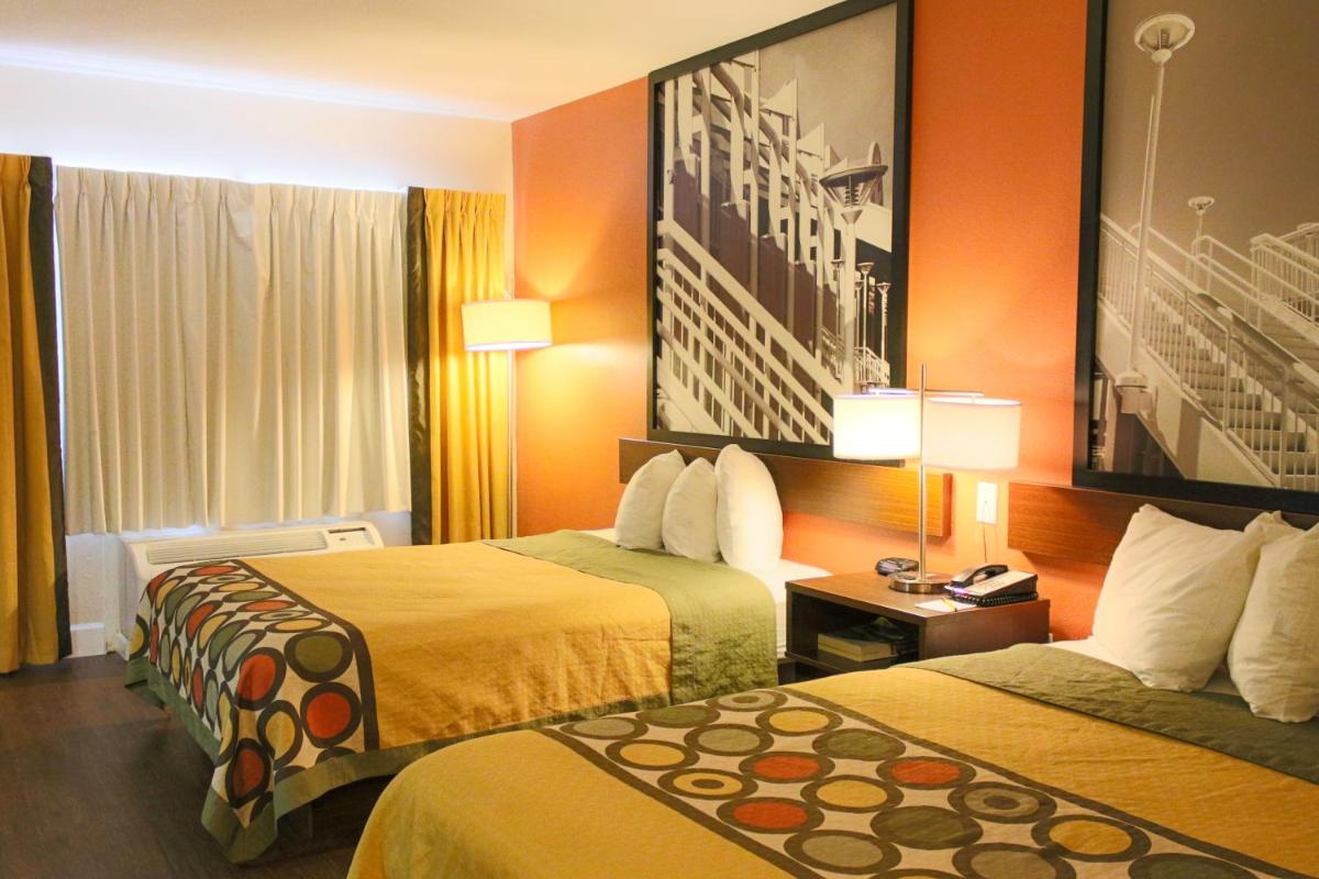 Super 8 by Wyndham Orlando International Drive - image 7