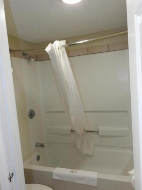 Quality Inn - image 21