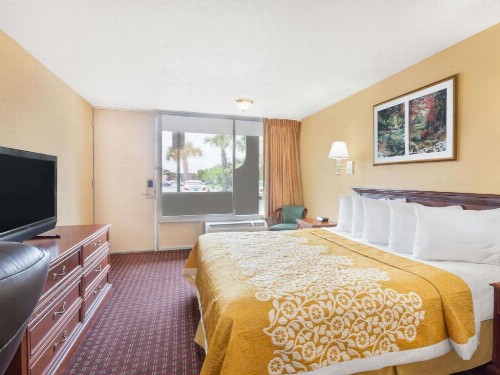 Quality Inn - image 35