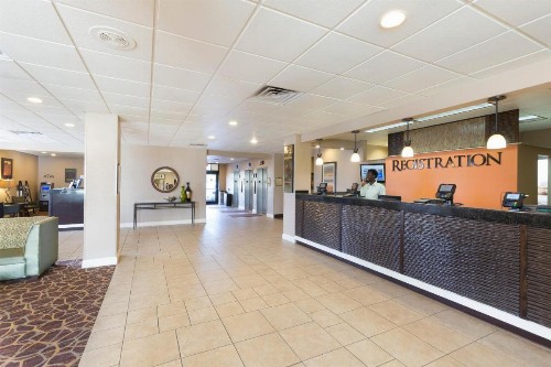 Rosen Inn Closest to Universal - image 33
