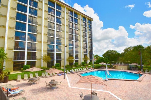 Rosen Inn Closest to Universal - image 35