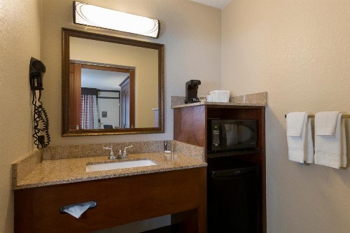 Rosen Inn Closest to Universal - image 5