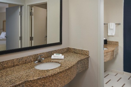 Fairfield Inn & Suites by Marriott Orlando International Drive/Convention Center - image 42