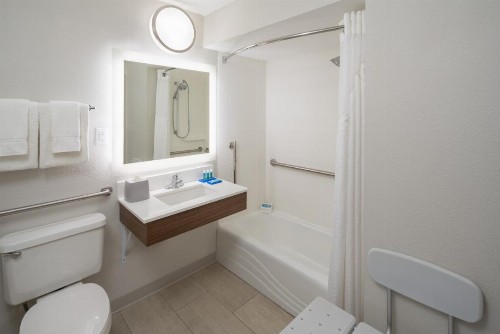 Holiday Inn Express & Suites Orlando International Airport an IHG Hotel - image 34
