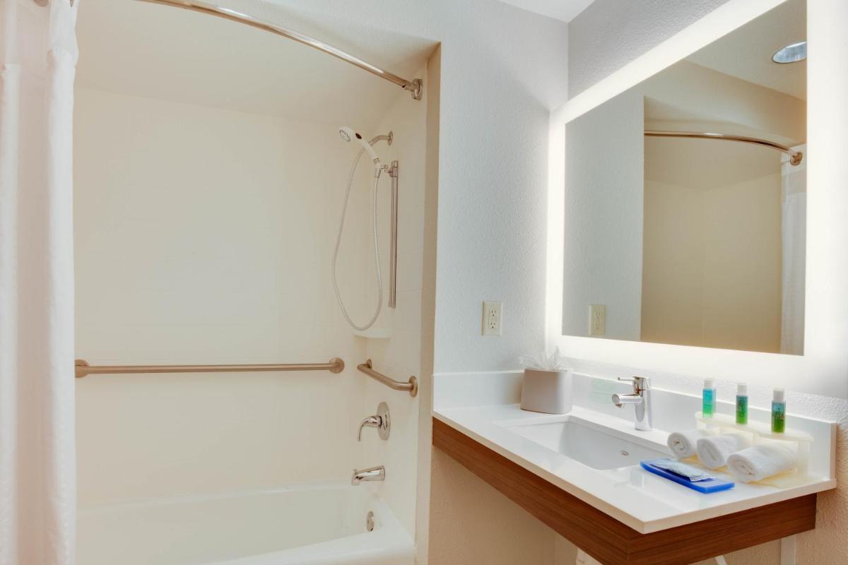 Holiday Inn Express & Suites Orlando International Airport an IHG Hotel - image 6