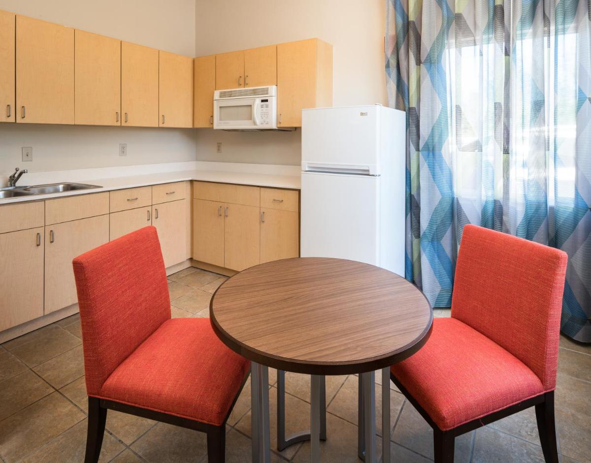 Holiday Inn Express & Suites Orlando International Airport an IHG Hotel - image 7