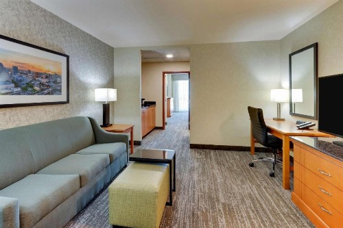 Drury Inn & Suites Orlando near Universal Orlando Resort - image 17